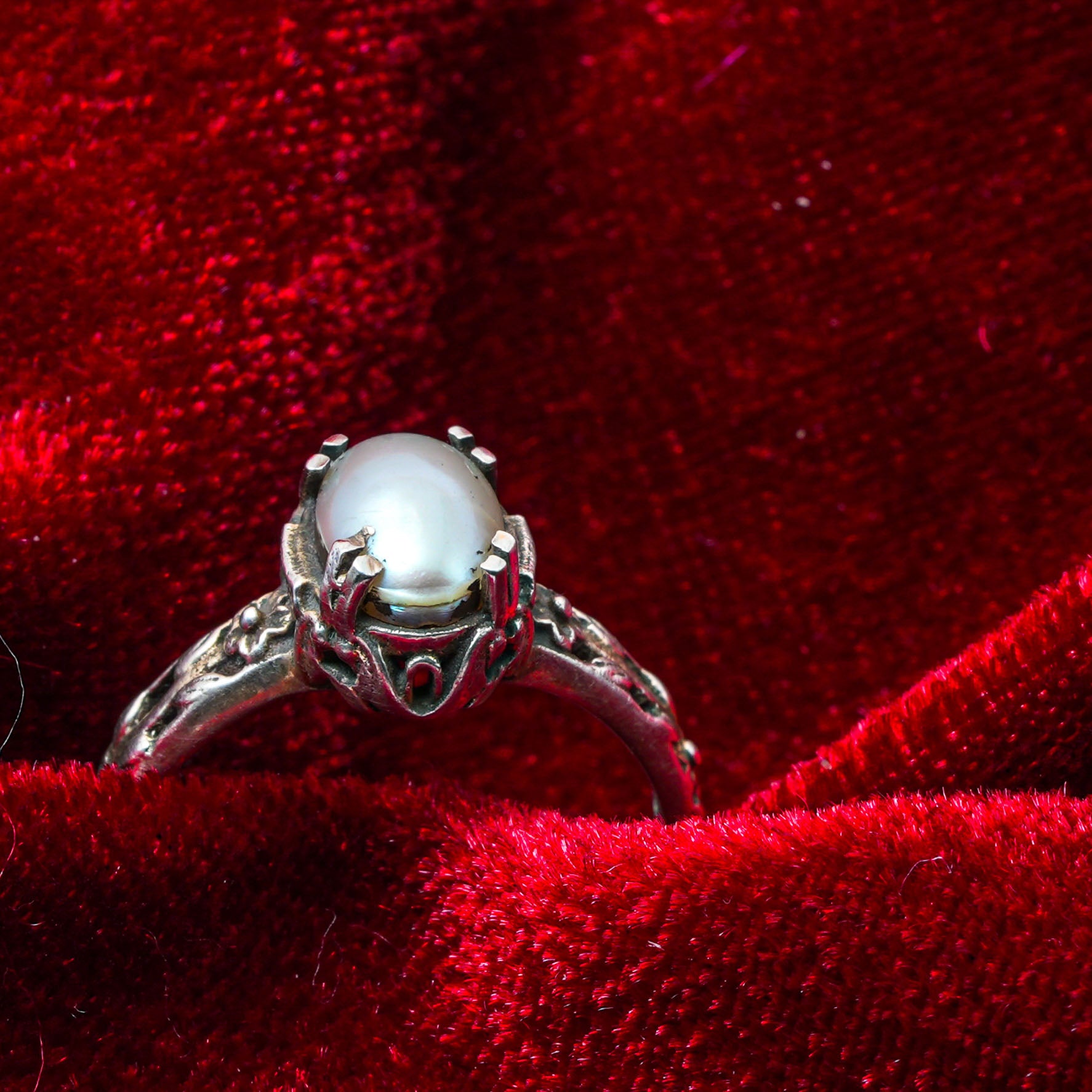White Pearl Silver Ring